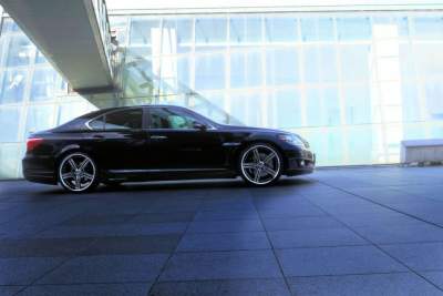 Lexus LS460 gets a new styling kit from WALD