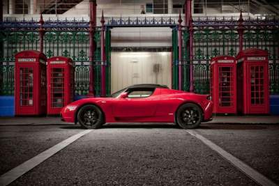 Tesla launches Roadster in right-hand-drive