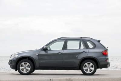 BMW X5 facelifted for 2010