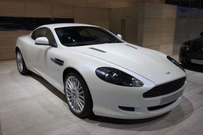 Aston Martin launches special editions and customisation program at Geneva