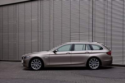 BMW unveils the new 5-Series Touring
