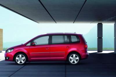 Volkswagen Touran gets a facelift for 2010