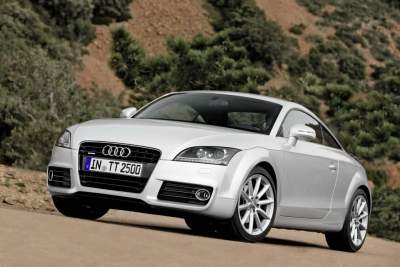 Audi unveils the facelifted TT Coupe and Roadster