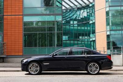 BMW to offer xDrive on the 740d