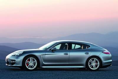 Porsche recalls the Panamera due to faulty seat belts