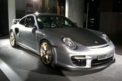Porsche 911 GT2 RS pictures revealed
