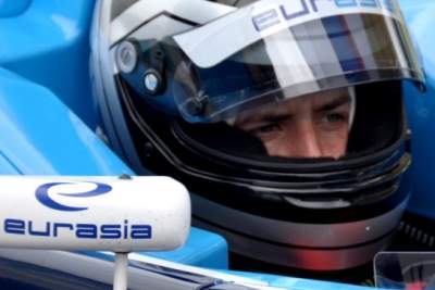 Championship leader Bradley set to resume title race at Formula BMW Pacific