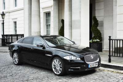 New Jaguar XJ wins prestigious Professional Driver Car of the Year title