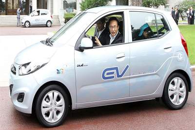 Hyundai unveils its first fully-electric production car