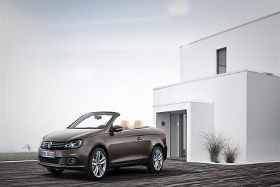 The 2011 Volkswagen Eos gets the turbocharged engine from the GTi