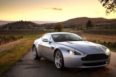 Aston Martin recalling 1000 cars for safety issues