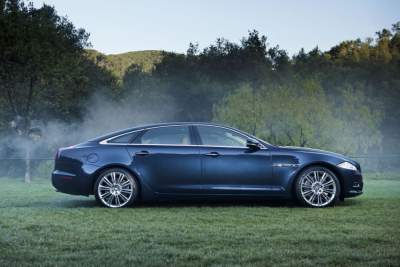 Jaguar to recall the XJ for faulty wipers