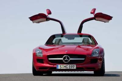 Mercedes-Benz SLS AMG and E63 AMG voted Sports Cars of the Year