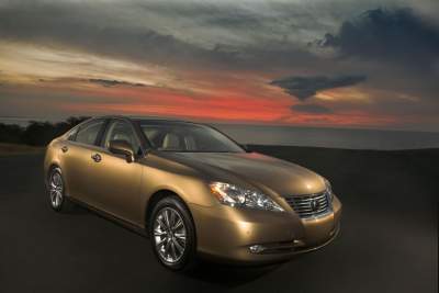 Toyota settles lawsuit with family over "unintended acceleration" accident