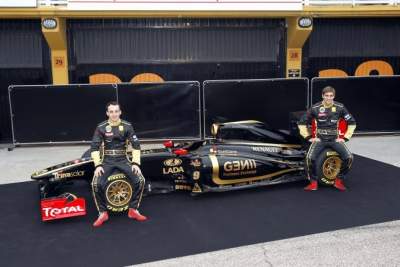 Renault reveals their R31 Formula One racer