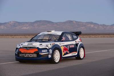 Hyundai reveals the Veloster rally car