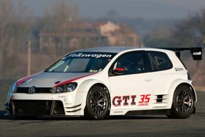 Volkswagen tees up crazy Golf for 2011 NÜrburgring 24-hour