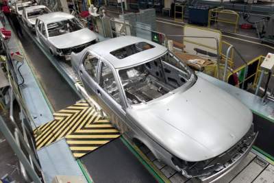 Saab stops production again after failing to pay suppliers