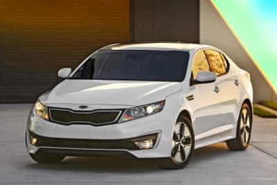 Kia Optima Hybrid goes on sale in the US