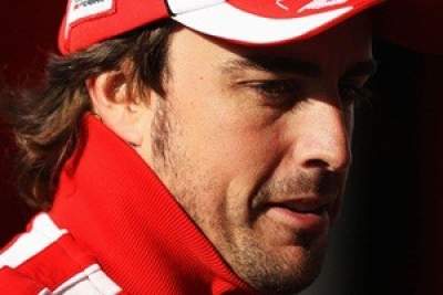 Fernando Alonso extends his contract with Ferrari