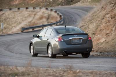 Nissan to develop new front-wheel-drive hybrids