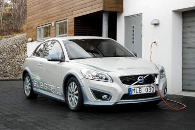 Volvo to develop and test three new extended range electric vehicles