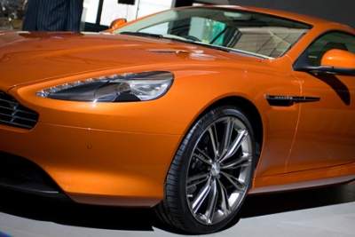 Aston Martin launches the V8 Vantage S and Virage