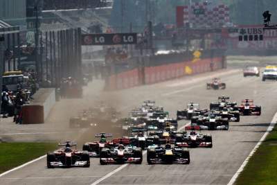 Vettel one step closer to title after dominant win at Monza