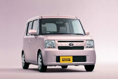 Toyota Pixi Space debuts in Japan