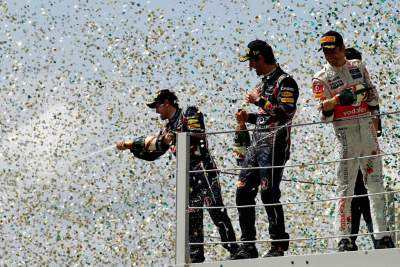 Webber wraps up the season with win in Brazil