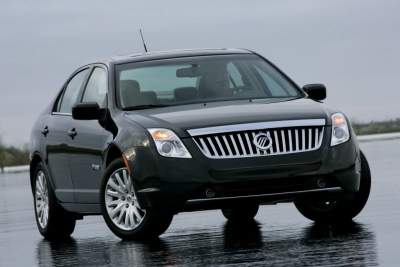Ford recalls the Fusion sedan for faulty wheel nuts
