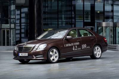 Mercedes-Benz to debut the E300 BlueTEC Hybrid and E400 Hybrid at Detroit