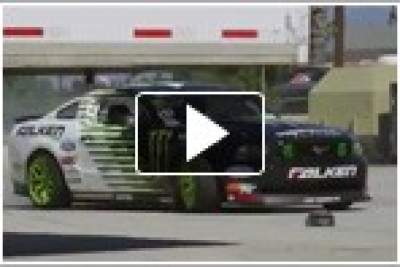 Drift Champion Vaughn Gittin Jr drifts with HPI RC Car