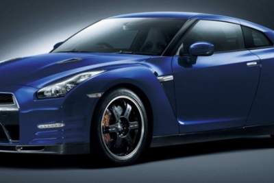 Infiniti contemplates GT-R-based flagship