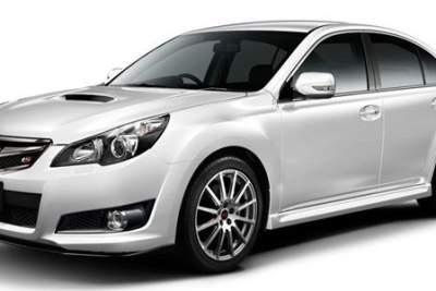Subaru recalls Legacy and Outback over airbag issues