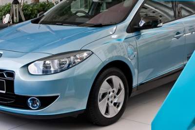 Paving a Green way for the future: Singapore Power teams Renault in EV project