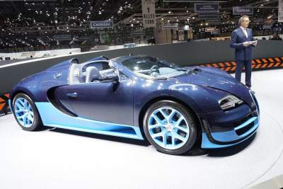Bugatti Veyron Grand Sport Vitesse makes grand stand in Geneva