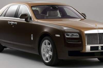 Rolls-Royce Ghost showcased its two-toned specialty in Geneva