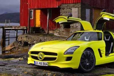 Mercedes-Benz shows off its electric SLS AMG
