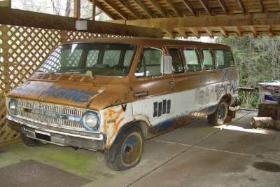 1972 Dodge Van decorated by late Nirvana's Kurt Cobain goes to eBay