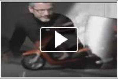 Honda scooter commercial sees Steve Jobs lookalike