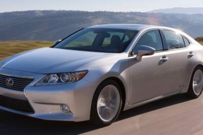 Lexus debuts ES range, with introduction of first ever ES hybrid
