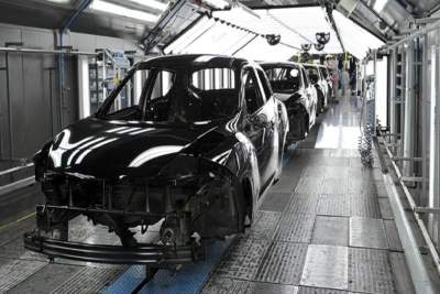 Nissan to build new VW Golf hatchback rival at UK from 2014