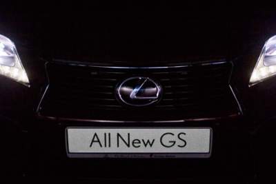 The all new GS wears the new Lexus design face and it now looks the part