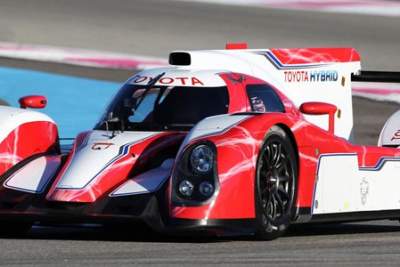 Toyota crashes hybrid Le Mans racer, scrambles to create another