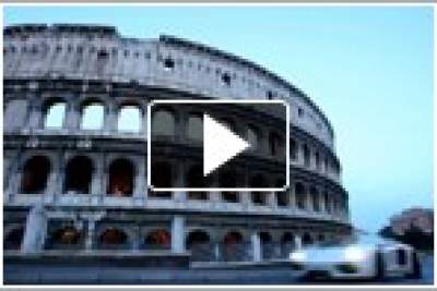 Two Aventadors filmed roaming in historic Rome