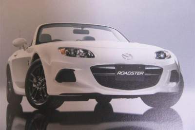 2013 Mazda MX-5 facelift leaked in brochure