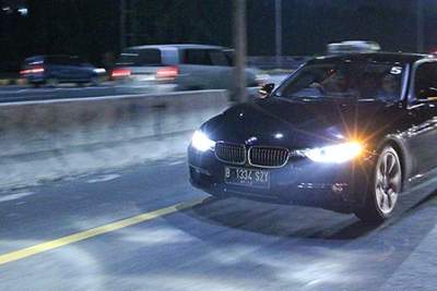 BMW 3er stretches its muscles in Jakarta - Part I