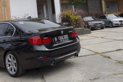 BMW 3er stretches its muscles in Jakarta - Part II