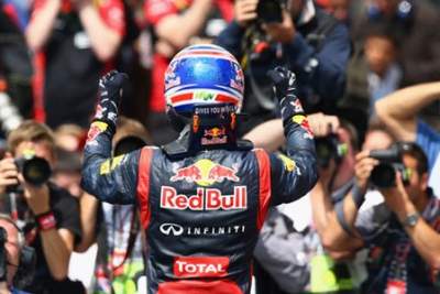 Mark Webber grabs Silverstone victory from Alonso at closing stages of the race